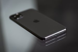 jak zgrać zdjęcia z iphone na komputer